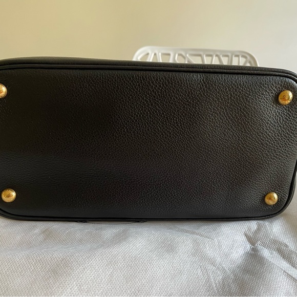 Milano Prada Leather Shoulder Bag with Authentication Card - Picture 13 of 14